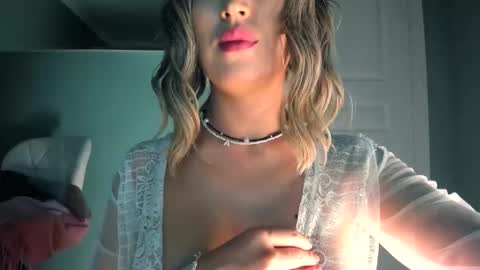 Kiki  online show from November 2, 10:35 pm