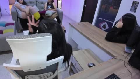 Camila online show from December 18, 1:49 pm