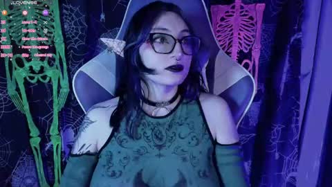 Kim Lennox online show from April 29, 1:58 pm