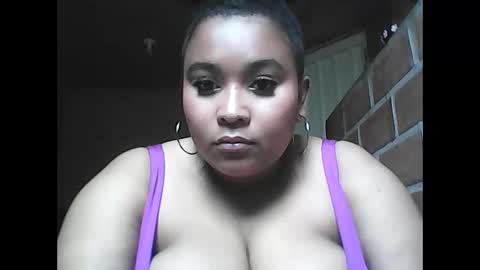 kimm88002 online show from March 25, 8:01 pm