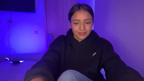 kimmi online show from April 20, 10:57 pm