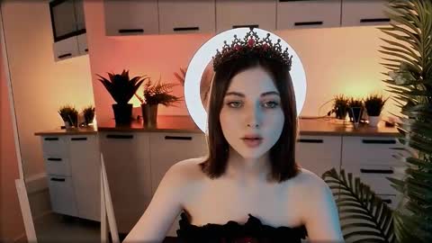  Your Kimmie  follow me  online show from September 19, 8:35 am