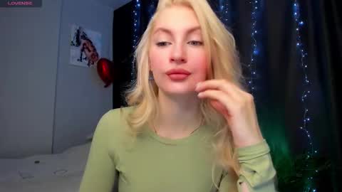 kimmy1_powell online show from November 8, 4:06 am