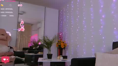 KimSkye online show from June 25, 10:55 pm