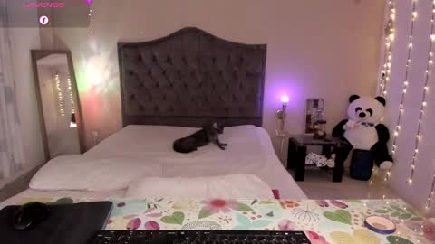 Jenny online show from February 11, 6:04 am