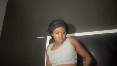 Snapshot of kinkykittee chatting on February 1, 12:07 am Bunniii online show from February 1, 12:07 am