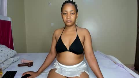 Snapshot of kinkylyla chatting on October 9, 10:41 am Kinky online show from October 9, 10:41 am