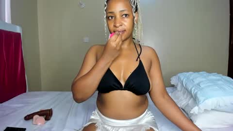 Snapshot of kinkylyla chatting on September 23, 8:45 am Kinky online show from September 23, 8:45 am