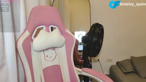 5 short videos of my body parts for 200 tks online show from April 17, 11:29 pm