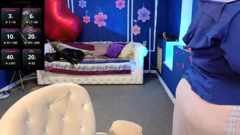 Kira Kennet online show from April 8, 8:55 pm