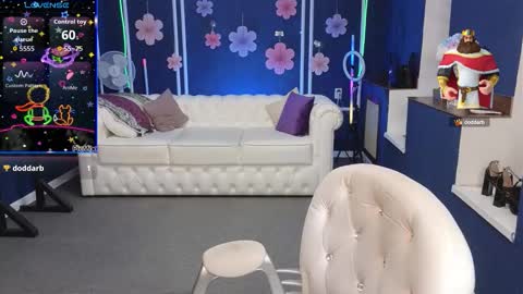 Kira Kennet online show from September 18, 7:40 am