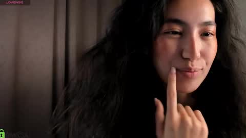 Aura online show from December 15, 3:45 am