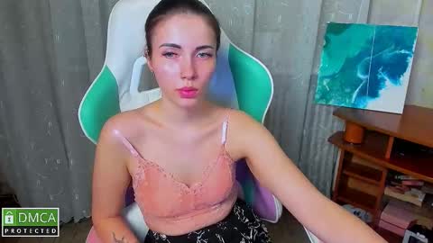 Kira  online show from March 4, 7:09 pm