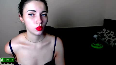 Kira  online show from December 6, 12:12 am