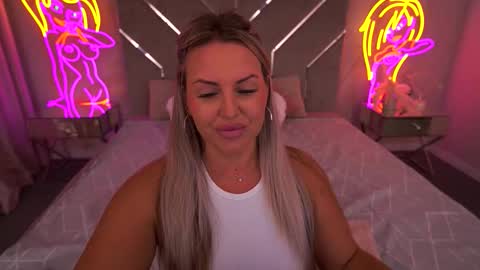 Kira online show from September 14, 8:29 pm