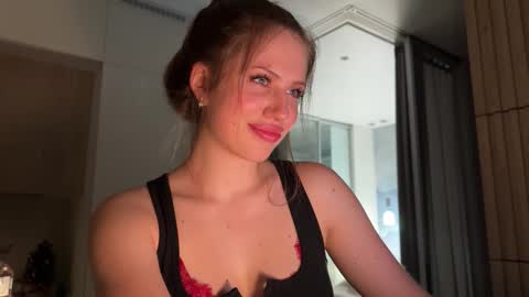 Kira online show from January 14, 5:40 pm