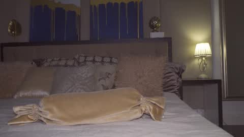 kirasunny online show from November 5, 9:31 pm