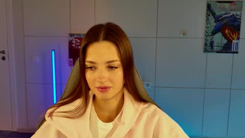 kiravair online show from November 10, 1:28 pm