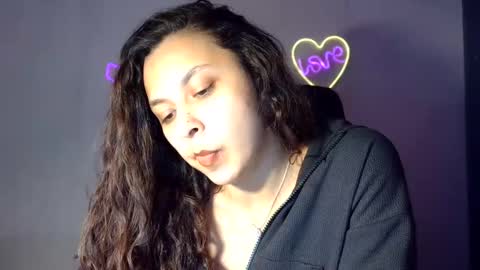 kiss_ameliaa online show from February 25, 6:33 pm