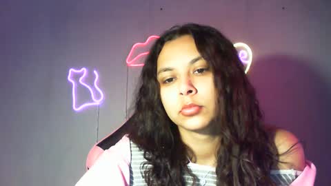 kiss_ameliaa online show from February 24, 7:20 am