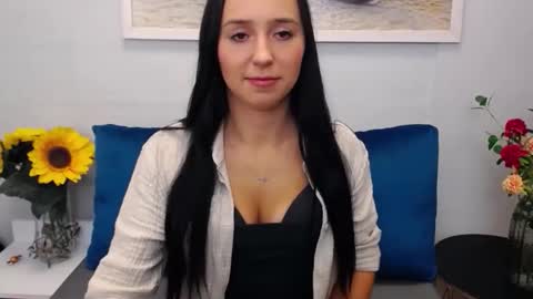 LuisaLove online show from December 4, 7:43 am