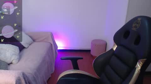 kittie_nala online show from January 9, 4:39 am