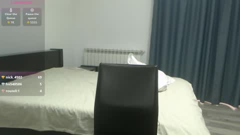 kittyonfiree online show from November 27, 7:55 am