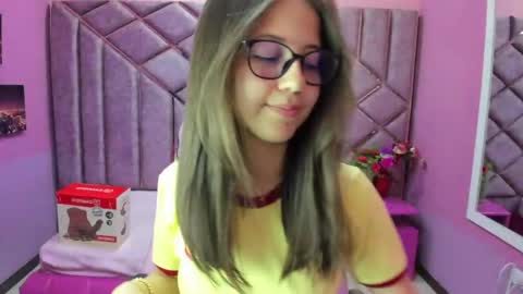 Sarah online show from April 14, 3:12 pm