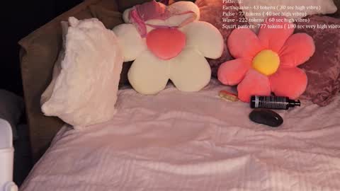 Snapshot of kittywannawin chatting on October 6, 8:24 pm Hello im Marcelia  Next stream of November 2000 GTM 2 online show from October 6, 8:24 pm