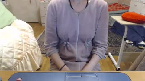 KiuminBerry online show from November 24, 2:19 pm