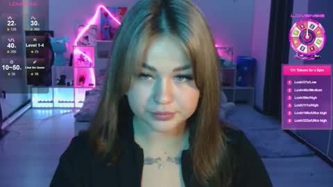 Mia online show from October 21, 1:04 pm