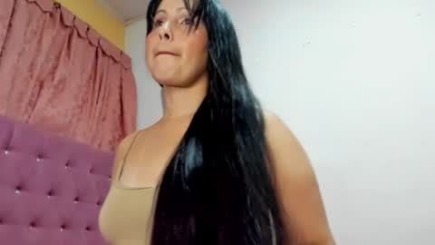 Snapshot of konie_hot chatting on October 12, 2:47 am konie Diaz online show from October 12, 2:47 am