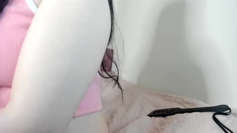 Snapshot of konie_hot chatting on December 7, 4:36 pm konie Diaz online show from December 7, 4:36 pm