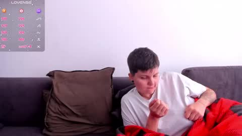 Twiix online show from April 19, 3:56 pm