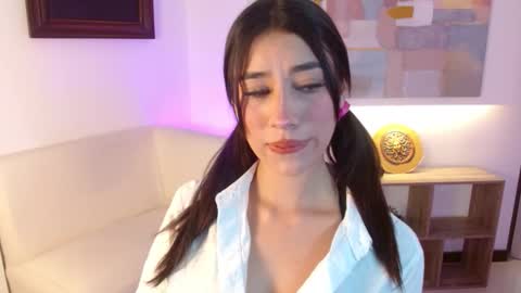 Elizabeth online show from December 20, 12:31 pm