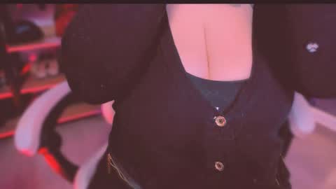 Khloe online show from March 2, 5:08 am