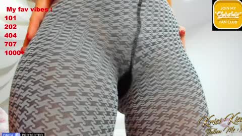 KrisiFollow me  Thumb UP  online show from January 31, 1:56 pm