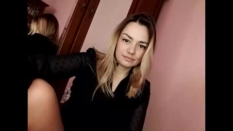 Snapshot of krisssexi chatting on October 30, 7:44 am KrissSexi online show from October 30, 7:44 am