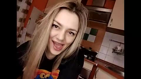 Snapshot of krisssexi chatting on February 28, 9:23 pm KrissSexi online show from February 28, 9:23 pm