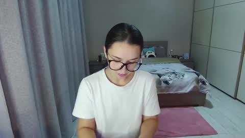 Snapshot of kristall_xxx chatting on October 21, 4:49 am twitter Annemarye 23 online show from October 21, 4:49 am
