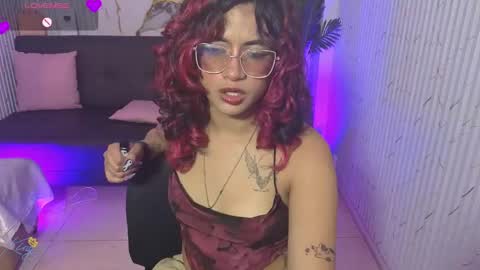 kristen_tay online show from April 15, 5:19 am