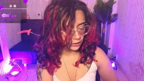 kristen_tay online show from April 18, 3:20 am