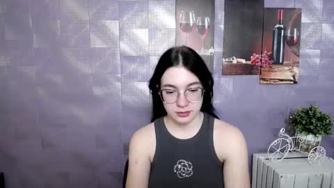 Kristen online show from November 14, 8:25 am