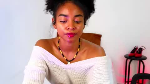 KRISS REY HAIRY PUSSY online show from April 21, 12:47 am