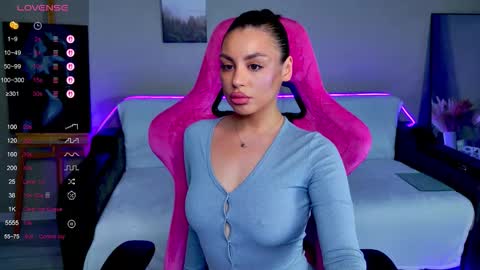 kristy_dolly online show from January 6, 5:11 am