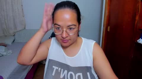 Snapshot of kroline_20 chatting on January 2, 1:17 am Kroline online show from January 2, 1:17 am