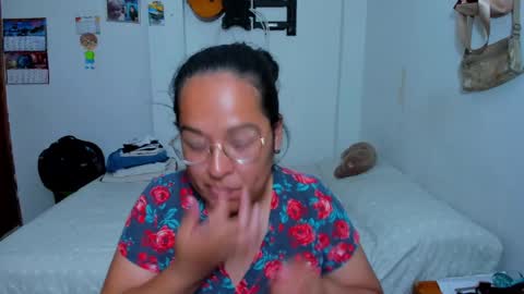 Snapshot of kroline_20 chatting on February 8, 8:53 pm Kroline online show from February 8, 8:53 pm