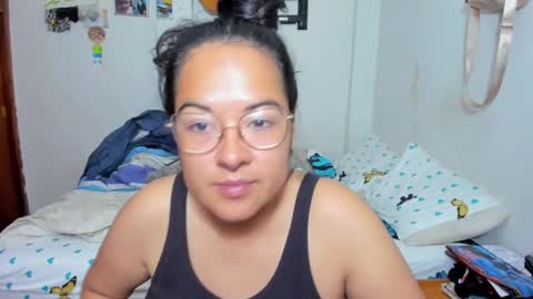 Snapshot of kroline_20 chatting on February 17, 3:47 am Kroline online show from February 17, 3:47 am