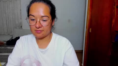 Snapshot of kroline_20 chatting on December 12, 3:54 am Kroline online show from December 12, 3:54 am
