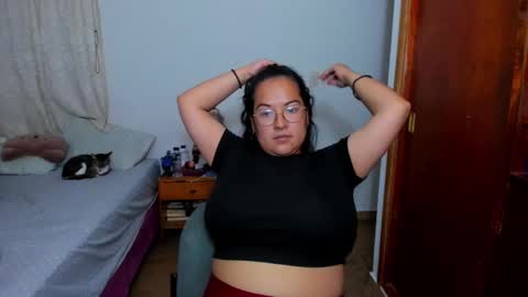 Snapshot of kroline_20 chatting on January 3, 12:33 am Kroline online show from January 3, 12:33 am